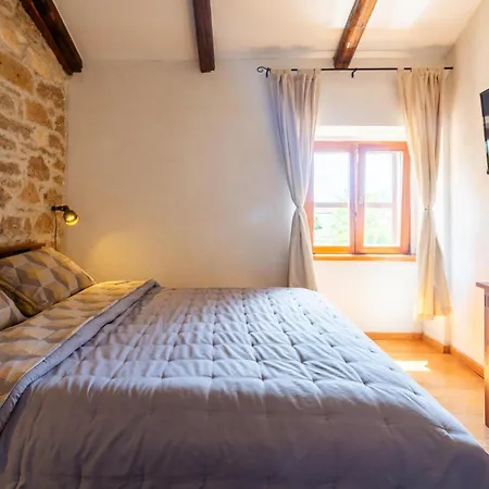 3 Bedroom In Prhati