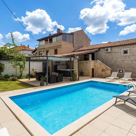 3 Bedroom In بيت للعطل