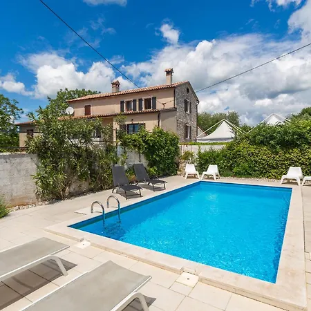 3 Bedroom In بيت للعطل