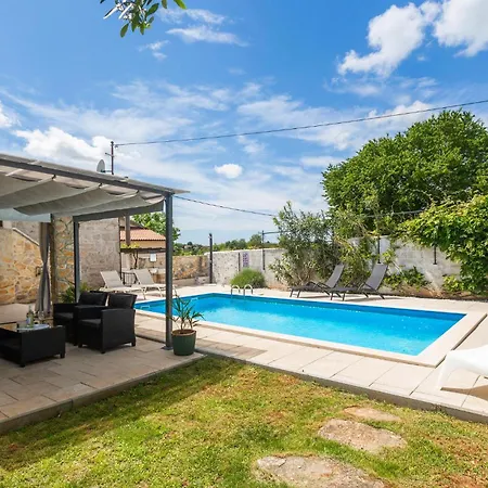 3 Bedroom In * Prhati