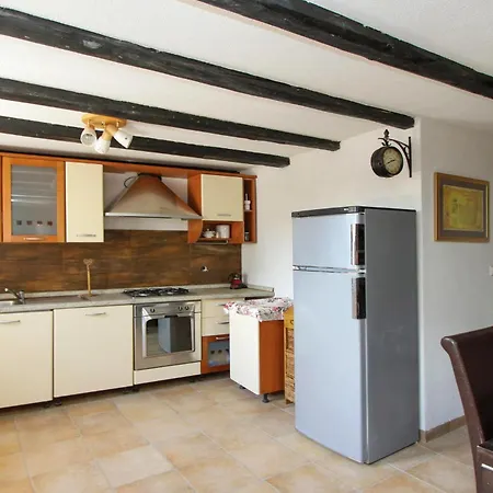 3 Bedroom In Holiday home