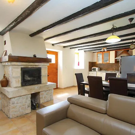 3 Bedroom In Holiday home