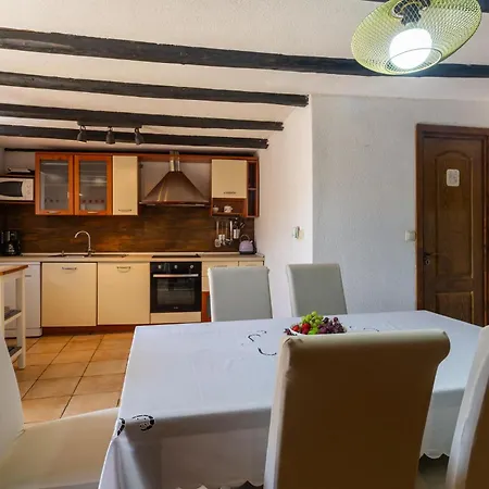 3 Bedroom In 펜션